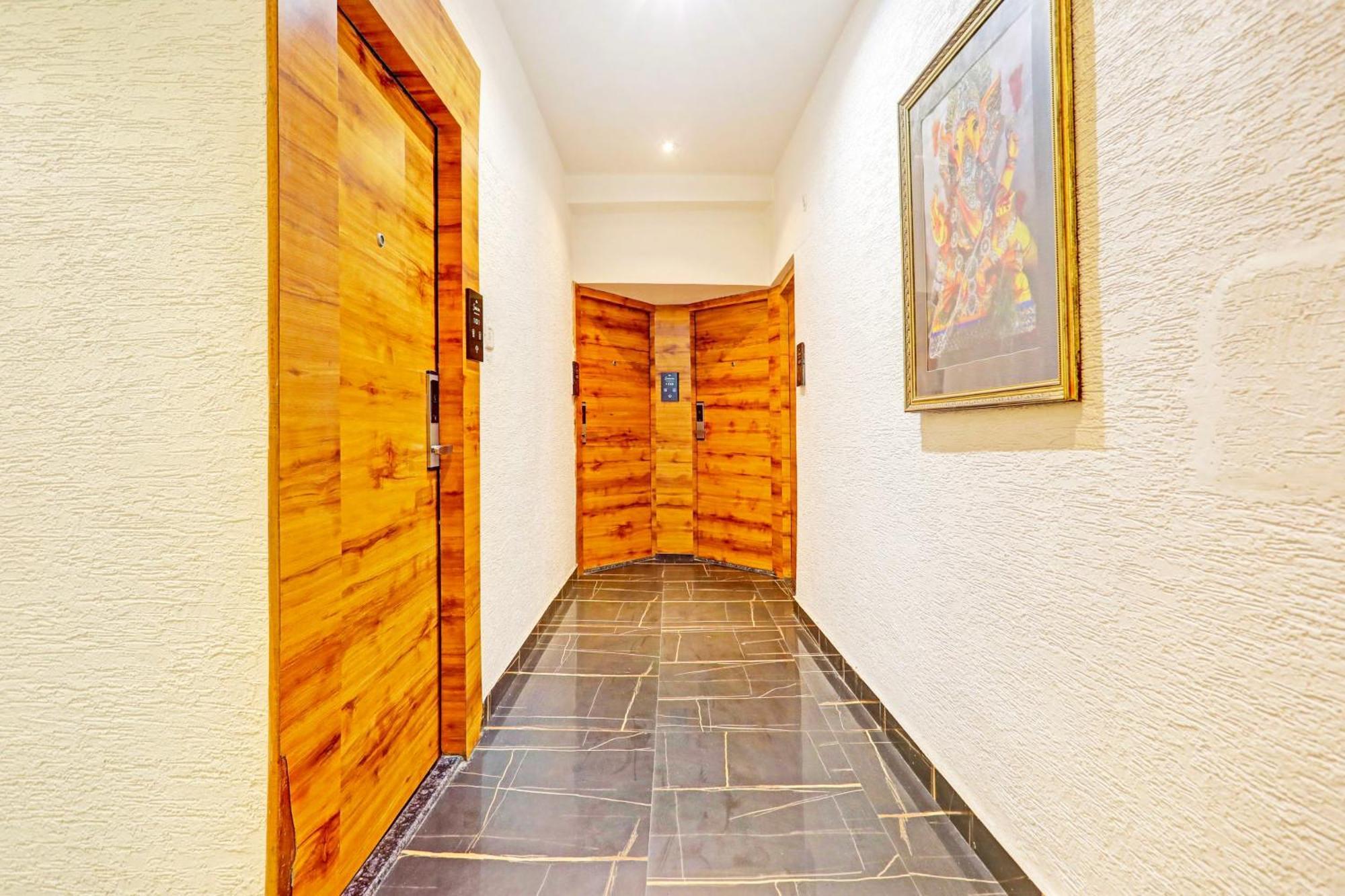 Super Townhouse Cantonment Varanasi Formerly Sarin Inn エクステリア 写真