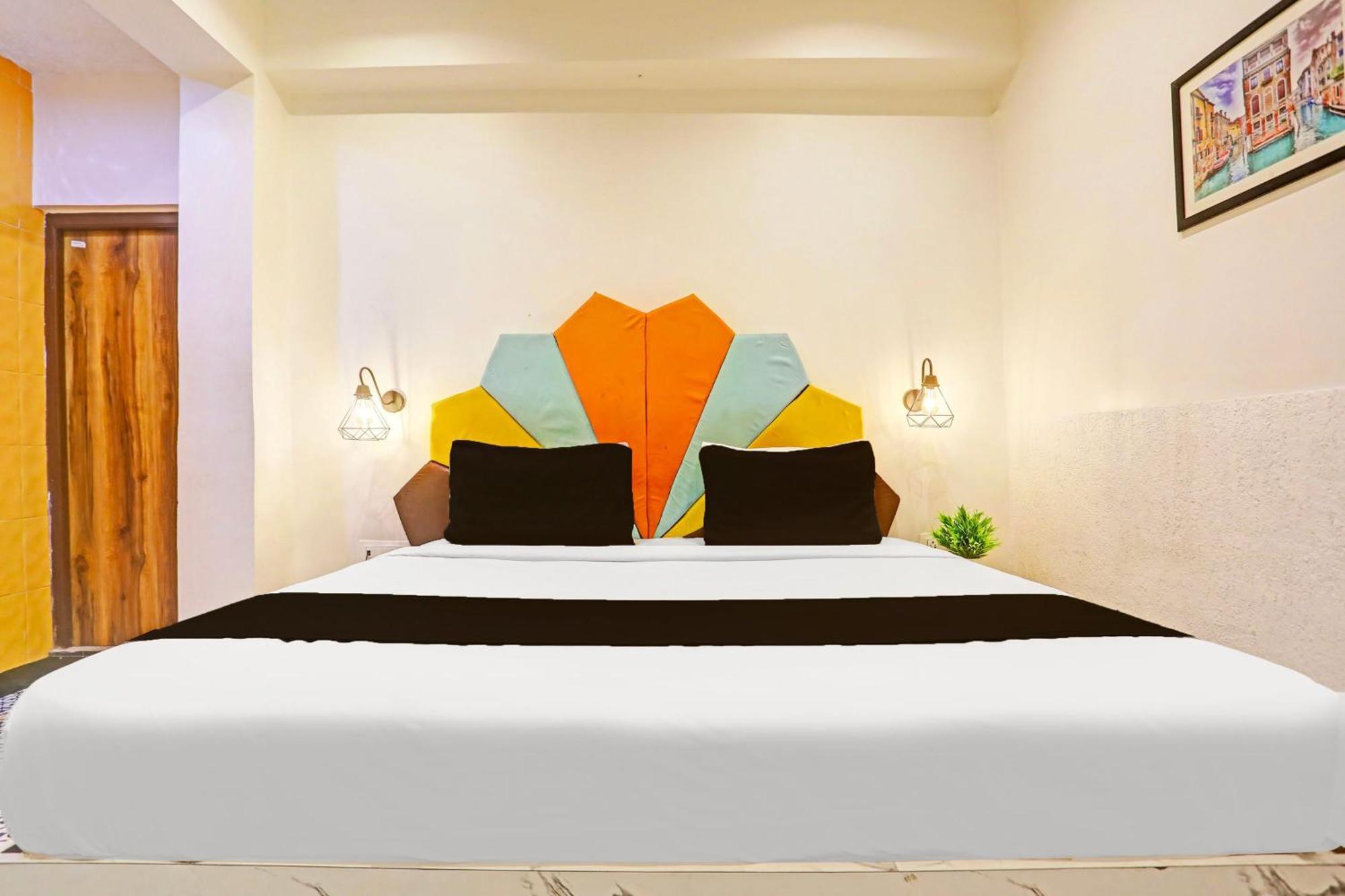 Super Townhouse Cantonment Varanasi Formerly Sarin Inn エクステリア 写真