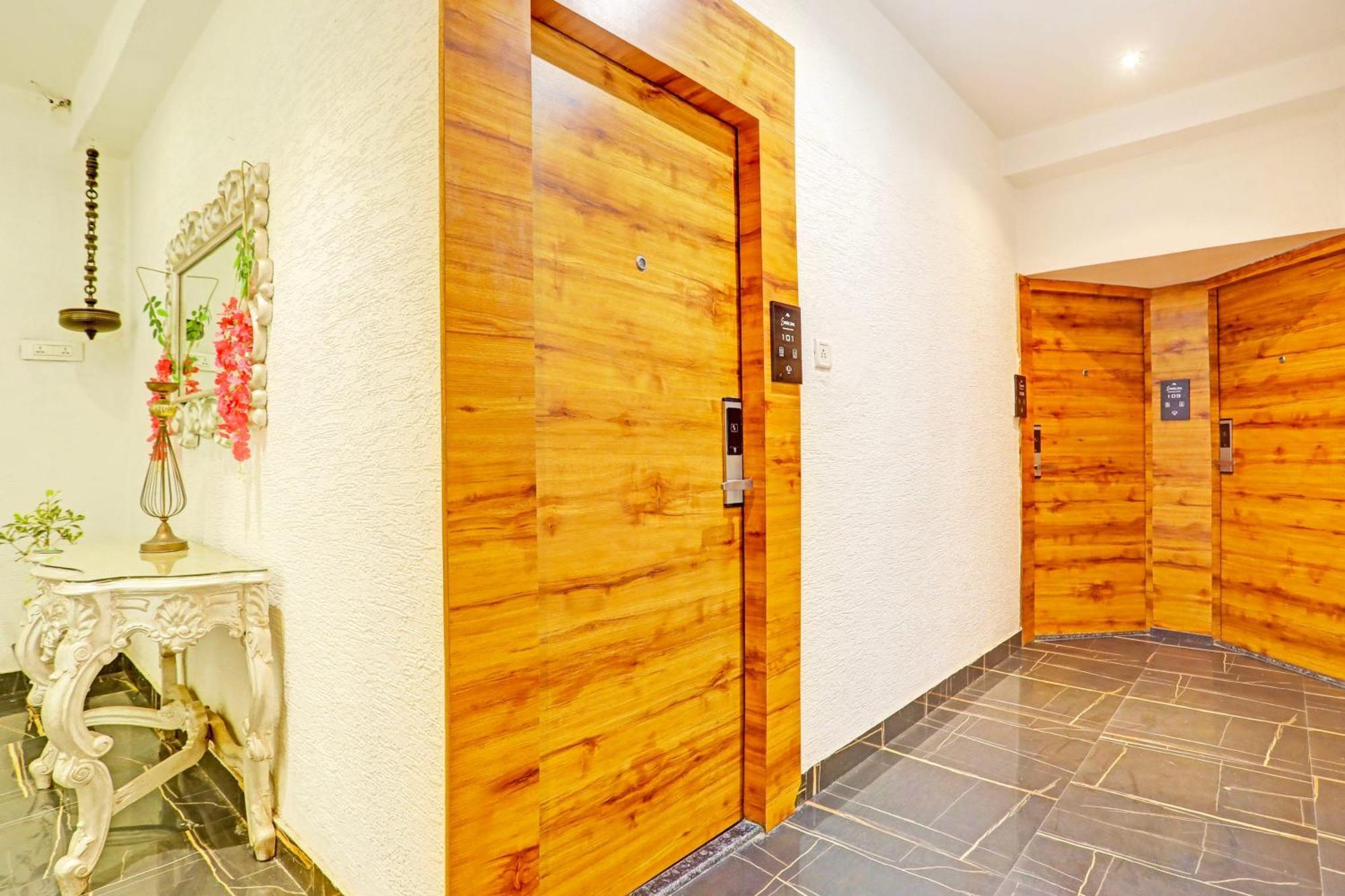 Super Townhouse Cantonment Varanasi Formerly Sarin Inn エクステリア 写真