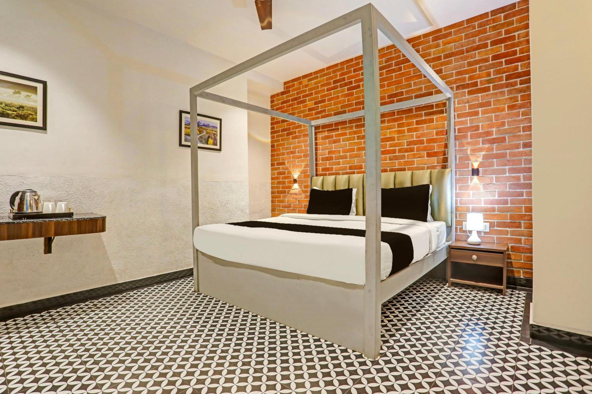 Super Townhouse Cantonment Varanasi Formerly Sarin Inn エクステリア 写真
