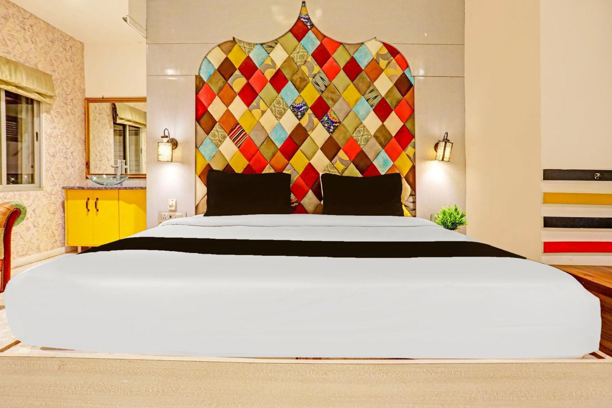Super Townhouse Cantonment Varanasi Formerly Sarin Inn エクステリア 写真